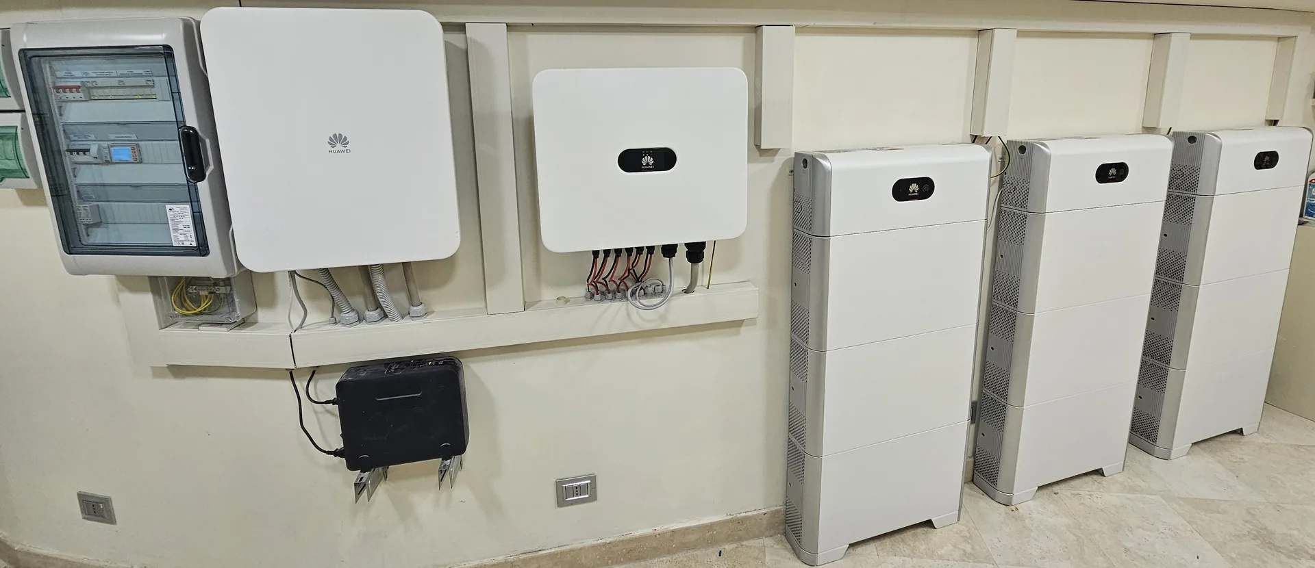 Impianto Huawei con inverter e sistema di accumulo installato da F.R. Impianti